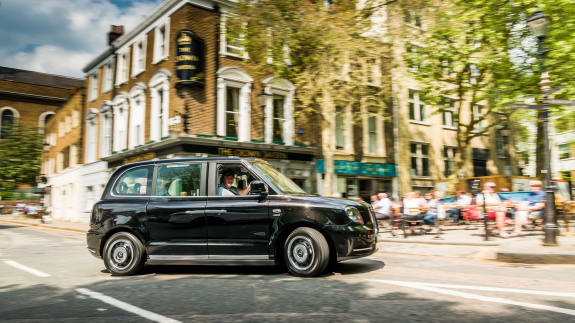 Die Fahrer der Elektrotaxis haben weniger Stress als ihre Kollegen im Dieseltaxi.