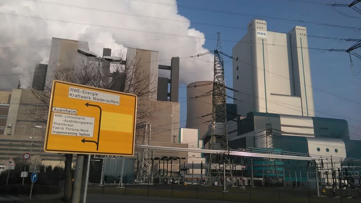 Kohlekraftwerk in Niederaußem am Rhein.