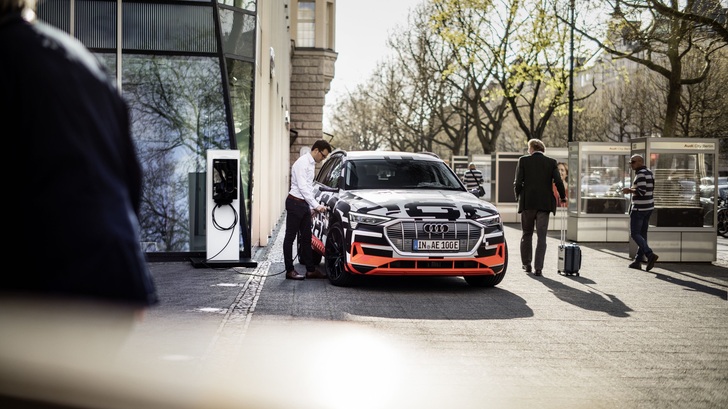 Kommt ohne Dieselmotor aus: Der E-Tron von Audi.
