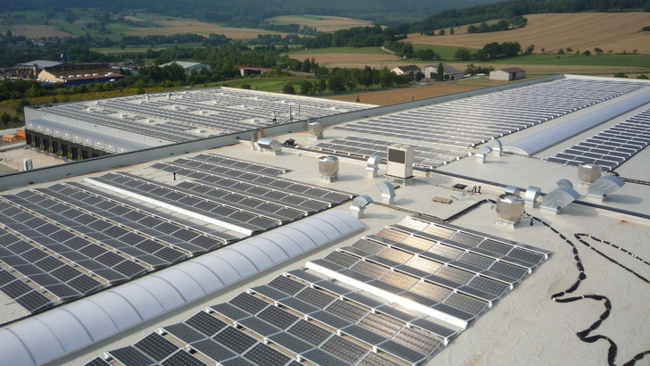 Das Direktvermarktungsangebot gilt auch für Eigenverbrauchsanlagen mit einer Leistung von bis zu 750 Kilowatt. - © IBC Solar
