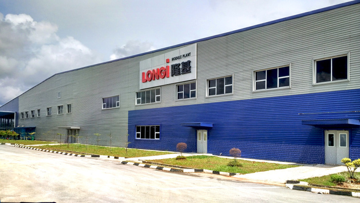 In diesem Werk im malaysischen Kunching produziert Longi Solar seine Module für den europäischen Markt. - © Longi Solar
