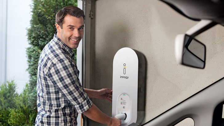 Mindestens 80 Prozent der Ladevorgänge finden zu Hause oder auf der Arbeit statt. Damit ist der Zugang zum private Endkunden und zu Gewerbetreibenden entscheidend für den Vertrieb von Ladesäulen. - © Innogy
 Mindestens 80 Prozent der Ladevorgänge finden zu Hause oder auf der Arbeit statt. Damit ist der Zugang zum private Endkunden und zu Gewerbetreibenden entscheidend für den Vertrieb von Ladesäulen.