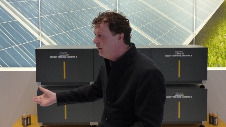 Sven Bauer auf der Intersolar in München.