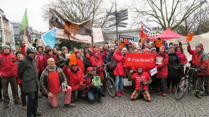Der Protest im Forst dürfte weitergehen. Zum Wochenende werden erneut Zehntausende Protestierer erwartet.