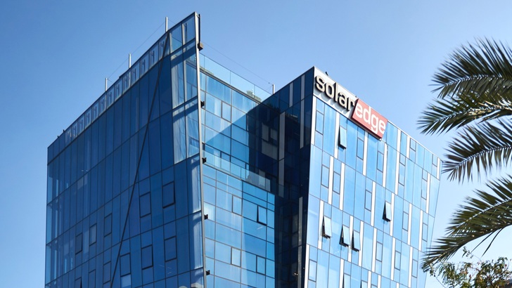 Solar Edge kauft südkoreanischen Batteriehersteller.