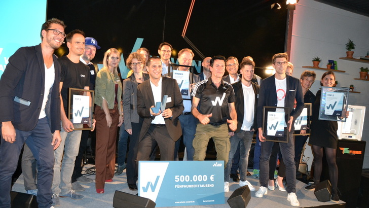 Die Finalisten, die Jury und die Initiatoren des Wiwin Awards nach der Preisverleihung.