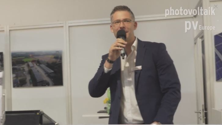 Das Flachdachsystem von B&K Solare Zukunft ist eines der leichtesten auf dem Markt, sagt Manager Martin Kiesel.