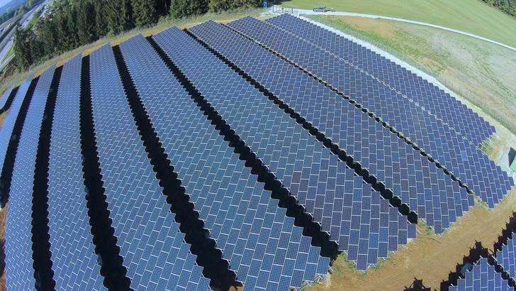 Webinar informiert über Markchancen bei Solarparks in Deutschlands. - © Enerparc
