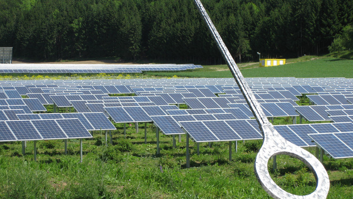 Die Richtung ist klar: Der Zubau in Österreich muss schneller gehen. Welche Maßnahmen die Regierung dazu ergreift, erfahren die Teilnehmer des diesjährigen Photovoltaikkongresses. - © Kioto Solar
