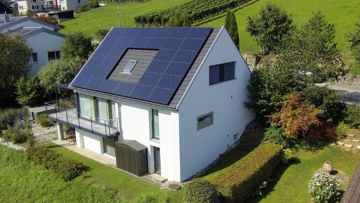 Das Einlegesystem für Photovoltaikanlagen von Ernst Schweizer. - © Ernst Schweizer
 Das Einlegesystem für Photovoltaikanlagen von Ernst Schweizer.