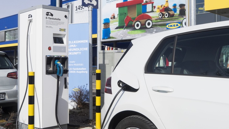 Ein flächendeckendes Ladenetz trägt wesentlich zur Akzeptanz der E-Autos bei.