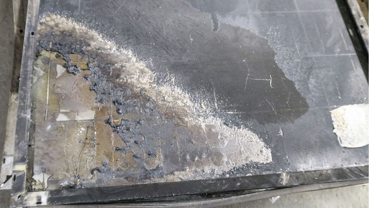 Brandschaden der begutachteten Anlage. - © Photovoltaikbuero/Matthias Diehl
 Brandschaden der begutachteten Anlage.