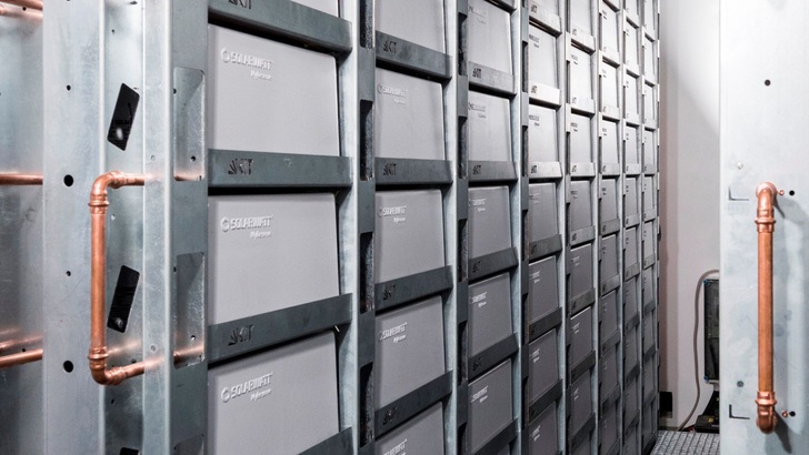 Viele Batteriemodule zu einem Großspeicher zusammenschließen ist der Plan des KIT.