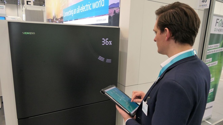 Der neue Heimspeicher von Siemens auf der ESE 2019 in Düsseldorf.