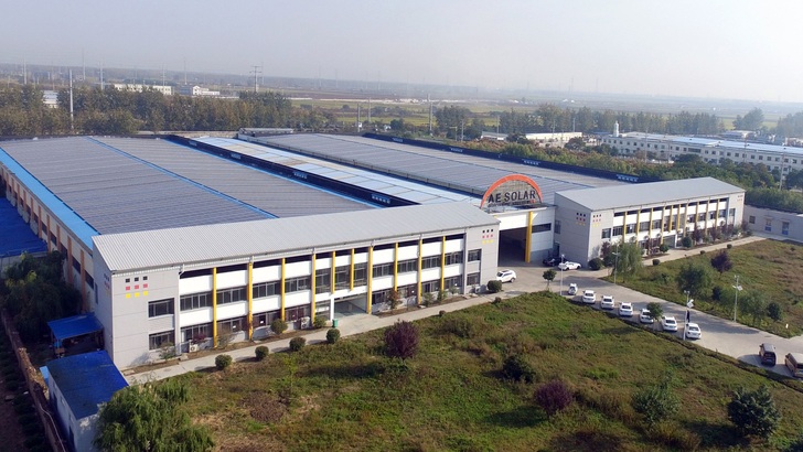 Die Module von AE Solar werden in China gefertigt. Bald wird eine neue Fabrik in Georgien eröffnet.
