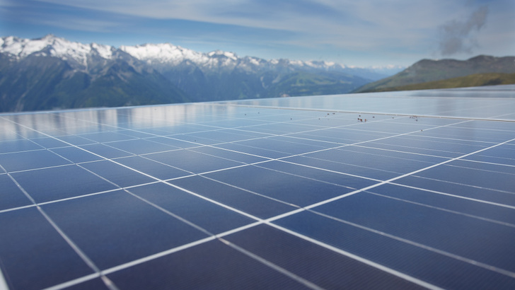Die Potenziale für die Photovoltaik sind in vielen Gemeinden noch längst nicht ausgeschöpft. - © Klimafonds/APA Fotoservice

