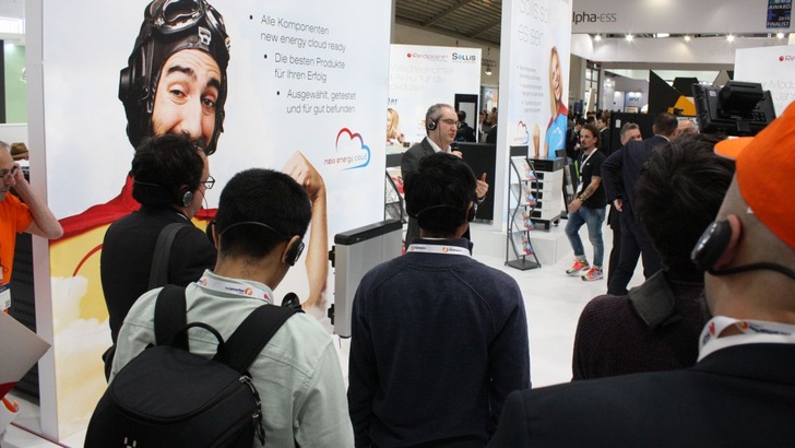 Solarinvert präsentierte ein Speichersystem, das sich einfach und schnell anschließen lässt.