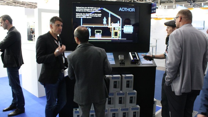 Großes Gedränge herrschte am Messestand von My-PV aus Österreich.