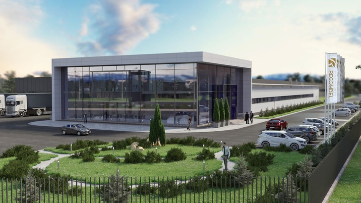 Ab Oktober 2019 sollen in der Modulfabrik von Recom Halbzellenmodule gefertigt werden.