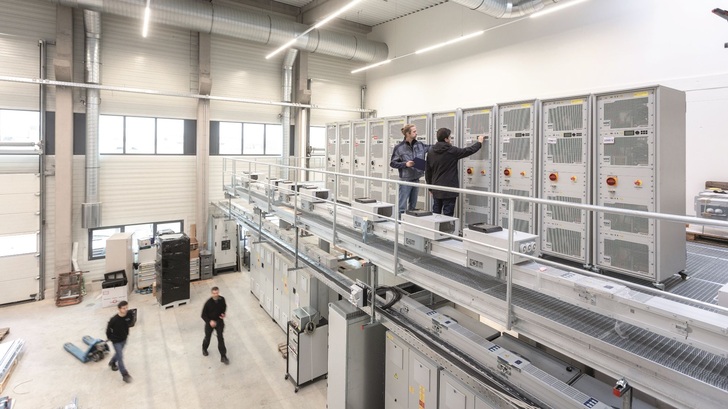 Im Multi-Megawatt-Labor werden Komponenten und Systeme bis 10 MVA getestet. - © Fraunhofer ISE/Dirk Mahler
