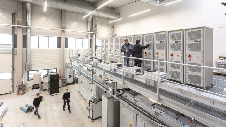 Im Multi-Megawatt-Labor werden Komponenten und Systeme bis 10 MVA getestet.