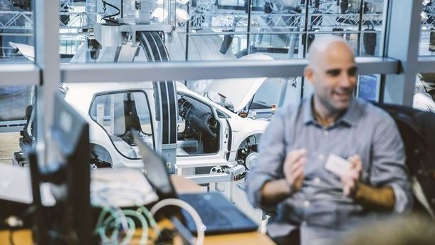 Auch bei VW steht die intelligente Vernetzung von Autos und Gebäuden mit Photovoltaik auf dem Plan.