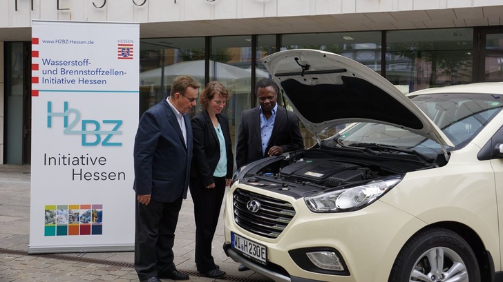 ECT Eco Taxi setzt ab sofort in Hessen zwei Brennstoffzellen-Taxis ein.