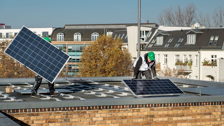 Auch auf der Max-Taut-Schule in Berlin errichteten die Stadtwerke eine Solaranlage. - © Berliner Stadtwerke
