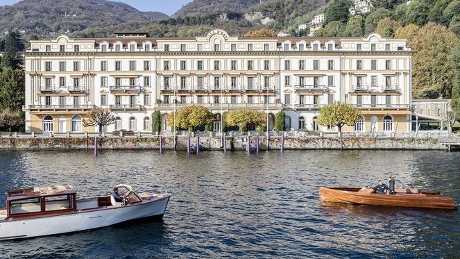 Die Ernesto Riva Vaporina Elettra (links) und der E-Commuter vor dem Hotel Villa d’Este.