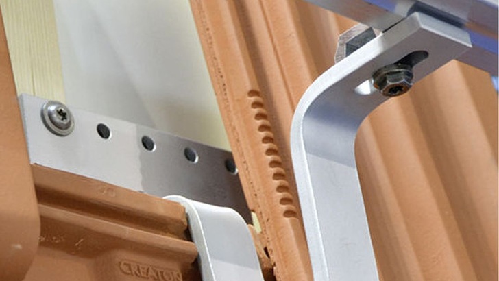 Der neue Dachhaken von Schletter.