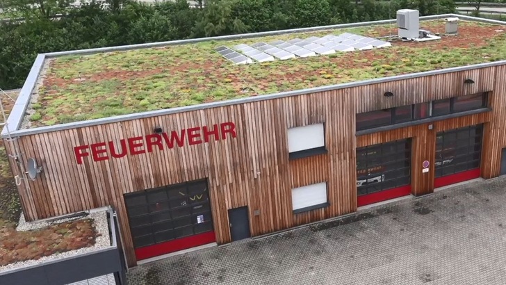 Die Feuerwache in Walheim versorgt sich selbst mit Strom — und ist sie für einen Stromausfall gerüstet. - © E3/DC
 Die Feuerwache in Walheim versorgt sich selbst mit Strom — und ist sie für einen Stromausfall gerüstet.