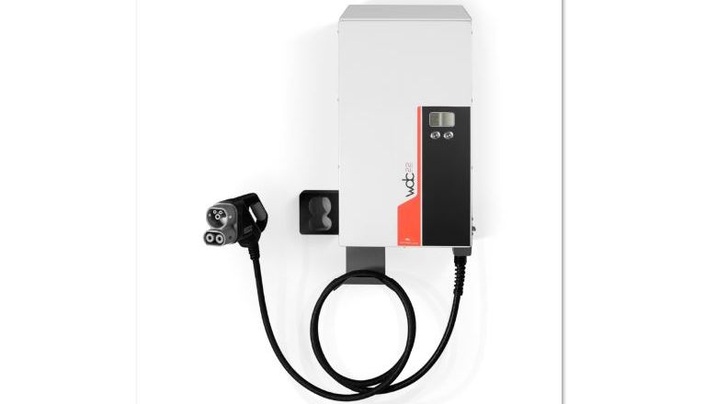 Die Ausgangsleistung liegt nach Herstellerangaben bei 21 Kilowatt. Zwischen 280 und 450 Volt DC liegt der Spannungsbereich. - © Designwerk
 Die Ausgangsleistung liegt nach Herstellerangaben bei 21 Kilowatt. Zwischen 280 und 450 Volt DC liegt der Spannungsbereich.