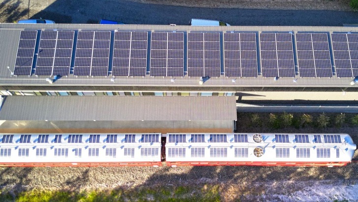 Die Byron Bay Railroad Company betreibt den Solarzug seit Dezember 2017.