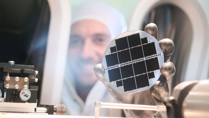 Dreifachsolarzellen haben viel Potenzial zur Effizienzsteigerung.