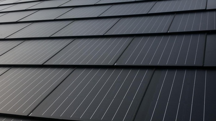Solteq will mehr solare Dachziegel herstellen und investiert in seine Fertigung. - © Solteq
