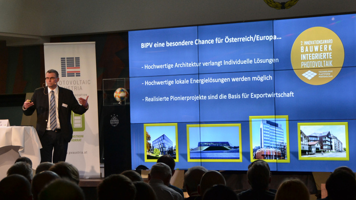 Hubert Fechner, Obmann der TPPV, gibt den Startschuss für den zweiten österreichischen Innovationsaward BIPV.