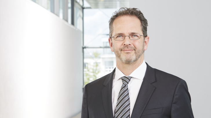 Ralf Preu leitet den Forschungsbereich für Photovoltaik-Produktionstechnologie am Fraunhofer ISE in Freiburg.