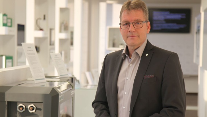 Michael Entrup ist bei Hoppecke für stationäre Speichersysteme zuständig.