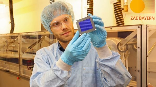 Organische Photovoltaik ist auf dem Weg zu mehr Effizienz. - © ZAE Bayern/Kurt Fuchs
