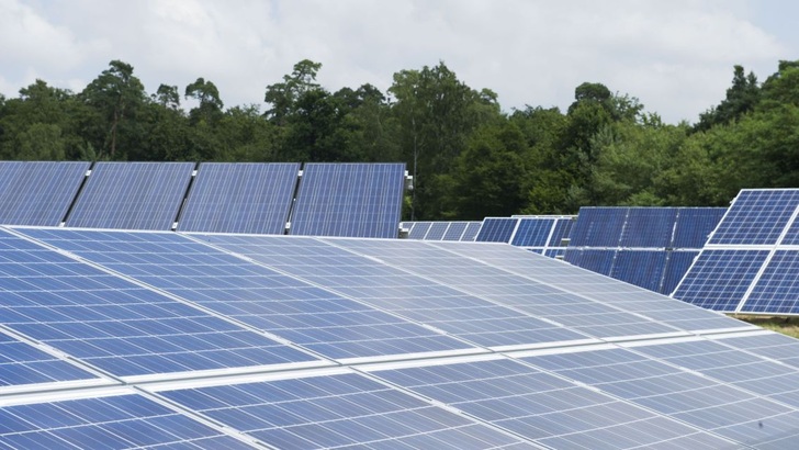 Das Projekt Kerasolar am KIT soll neue Materialkonzepte für Solarzellen erforschen. - © Markus Breig, KIT
 Das Projekt Kerasolar am KIT soll neue Materialkonzepte für Solarzellen erforschen.