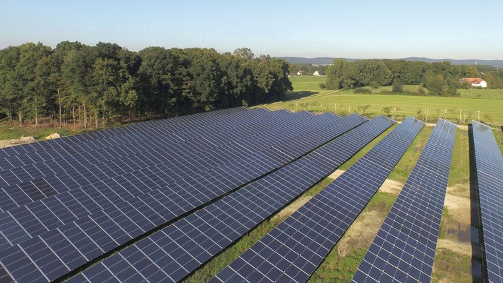 Momentan kommt der Bau neuer Windkraftanlagen nicht voran. In der gemeinsamen Ausschreibung von Wind und Solar wurden nur Photovoltaikprojekte bezuschlagt. - © Sunovis
