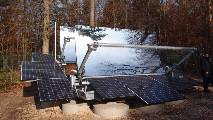 Die SunOyster-Anlage ist seit Anfang Dezember im Nürnberger Tiergarten in Betrieb. Sie produziert Strom und Wärme.