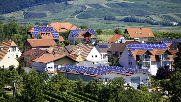 Der Standortwechsel für eine Solaranlage kann sich lohnen. - © GettyImages_schmidt-z

