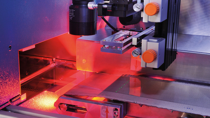 Organische Zellen erfordern hochpräzise Lastertechnik.