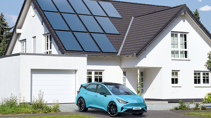 Passen gut zusammen: Sonnenstrom, Community und E-Auto.