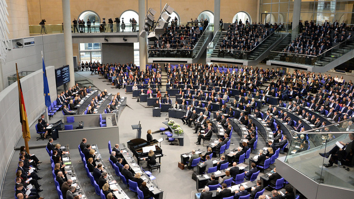 Der Bundestag muss sich zeitnah mit dem EEG befassen.