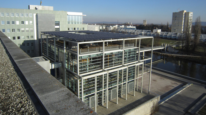 Das Landhaus in St. Pölten trägt zwar schon seit Jahren eine Solaranlage. Allerdings zur Pflicht wollen die darin entscheidenden Abgeordneten die Photovoltaik nicht machen.