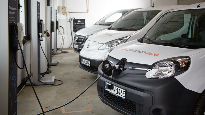 Auf dem Innovationstag erfahren die Teilnehmer, was die Anbieter von Ladelösungen für die Elektromobilität an Neuheiten entwickelt haben.