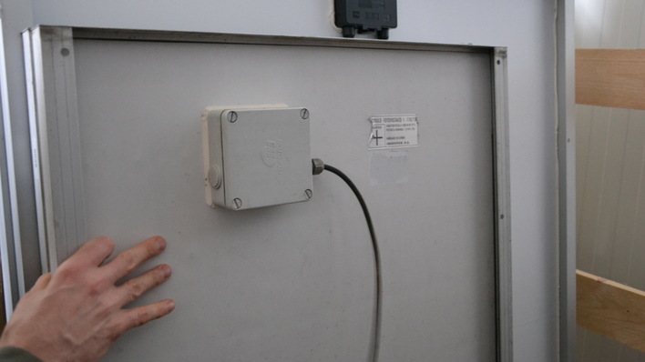 Manchmal gerät die Suche nach Ersatzteilen wie die sprichwörtliche Suche nach der Nadel im Heuhaufen. Spezialisierte Anbieter wie Secondsol halten größere Lagerbestände von Komponenten vor, die der Fachgroßhandel nicht mehr liefert.