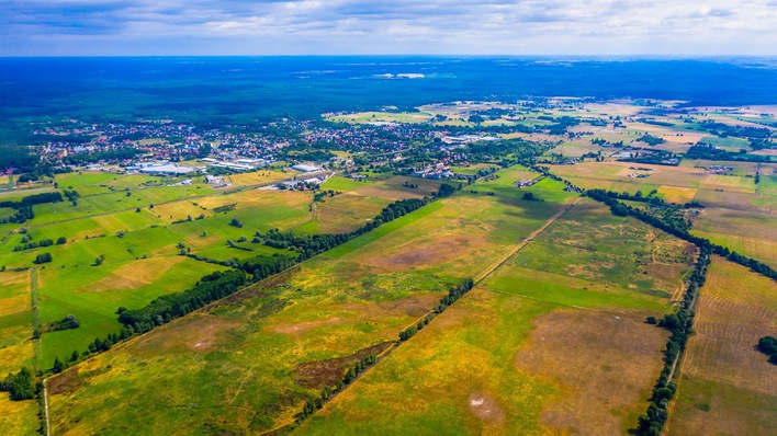 Der neu gebaute Solarpark in Witnica, Polen.
